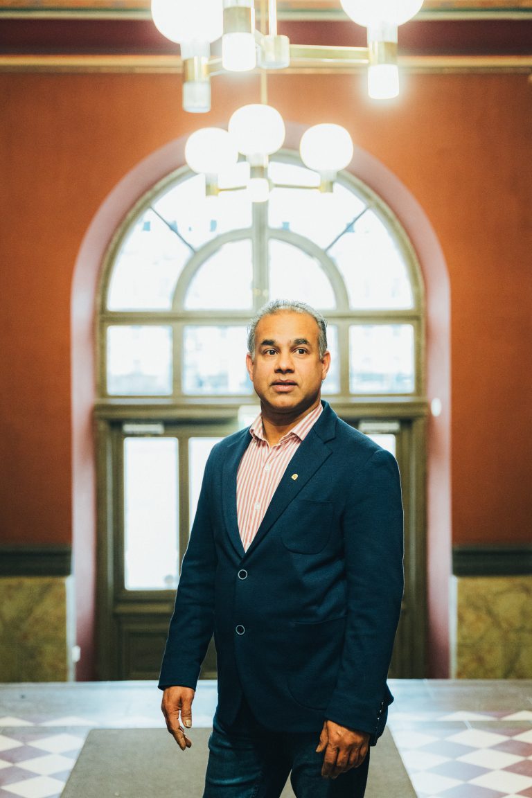 Perhehoito kunnioittaa arvokasta vanhuutta